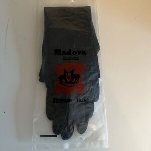 Vintage Madova Ladies long black leather gloves.  LIKE NEW